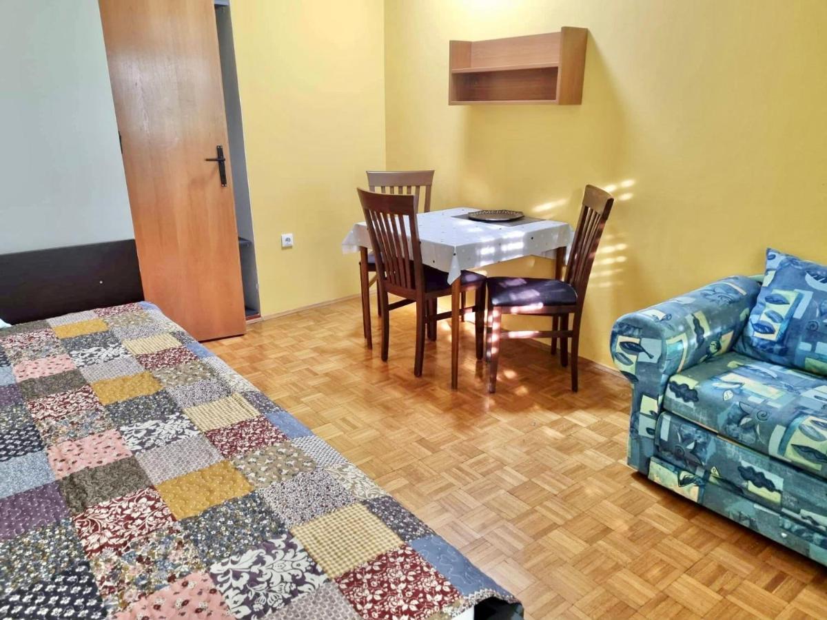 Apartments Jelena Peroj Εξωτερικό φωτογραφία