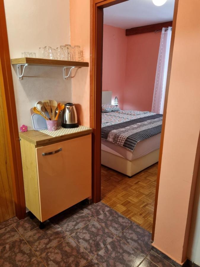 Apartments Jelena Peroj Εξωτερικό φωτογραφία
